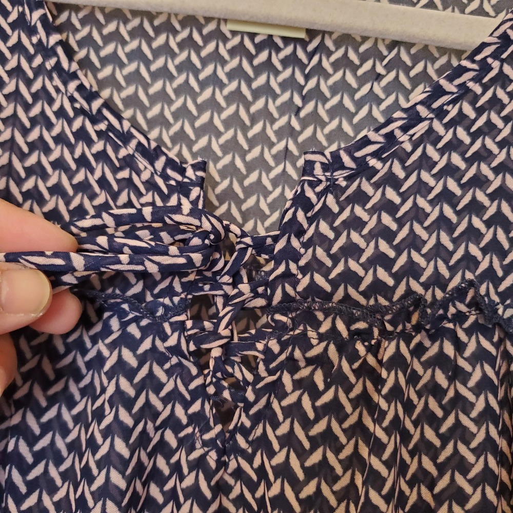 Faded Glory Womens Navy Blue White Geometric Tiered Sleeveless Tunic Blouse Sz L - Picture 3 of 12